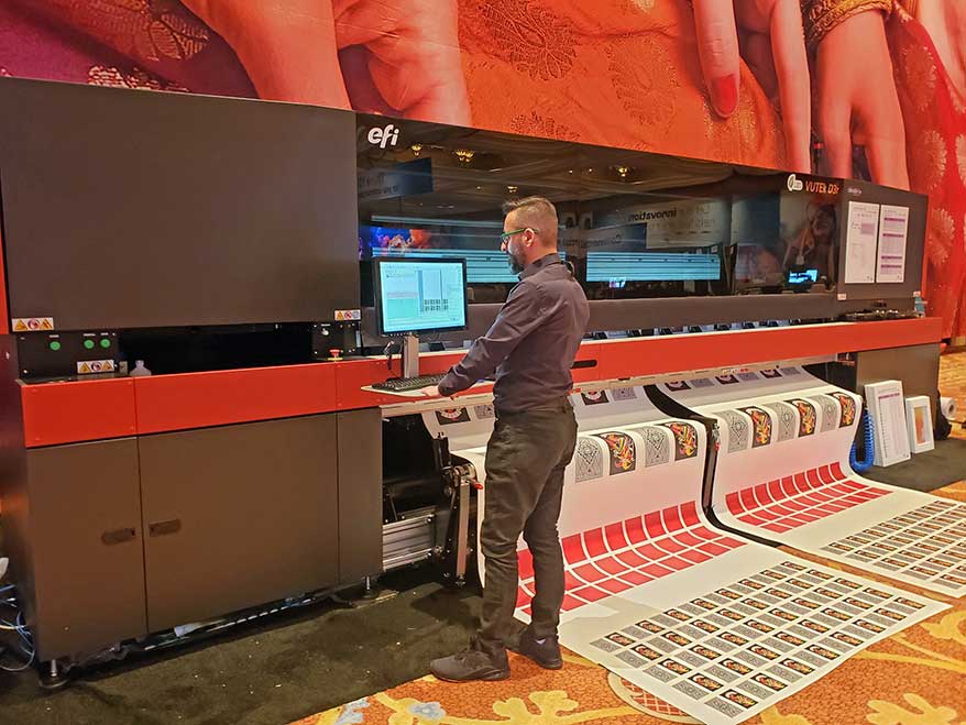 The 138-in. D3r and 205-in. D5r are roll-to-roll machines that print up to 1,200 dpi, and process media up to 2,196 sq. ft./hr. (D3r) and 2,626 sq. ft./hr. (D5r).