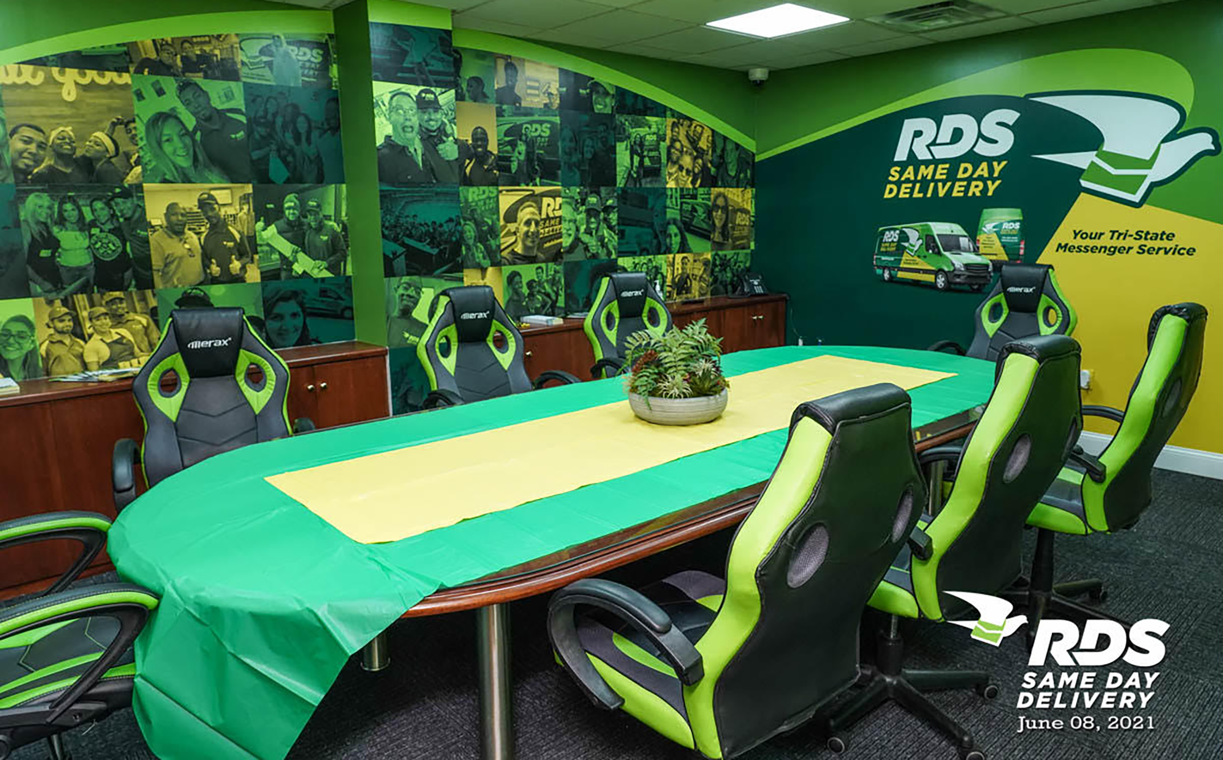 KickCharge Creative designed almost every aspect of the office interior for client RDS Same Day Delivery. 
